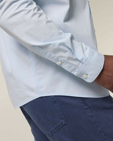 Stanley Styler Shirt_Summer Blue_Studio_Front_Detail_2