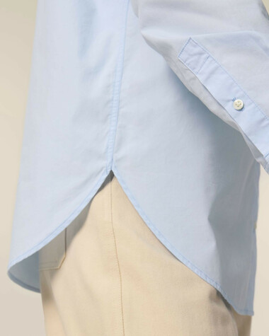 Stella Styler Shirt_Summer Blue_Studio_Front_Detail_3