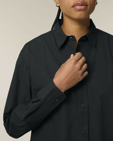 Stella Styler Shirt_Black_Studio_Front_Detail_1